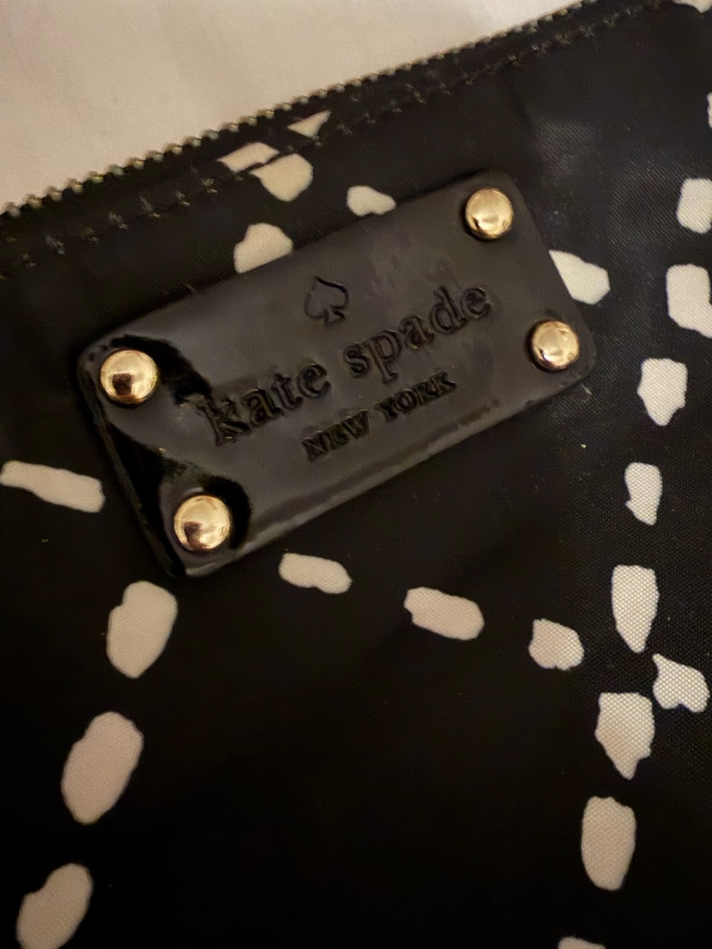kate spade Black and White Geometric Shoulder Bag with adjustable strap - Picture 2 of 6